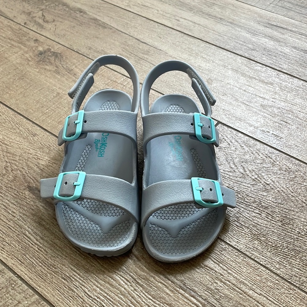 Oshkosh kids sandals